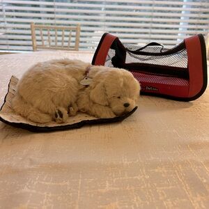 Working Perfect Petzzz Golden Retriever Puppy with Blanket and Carrying Case